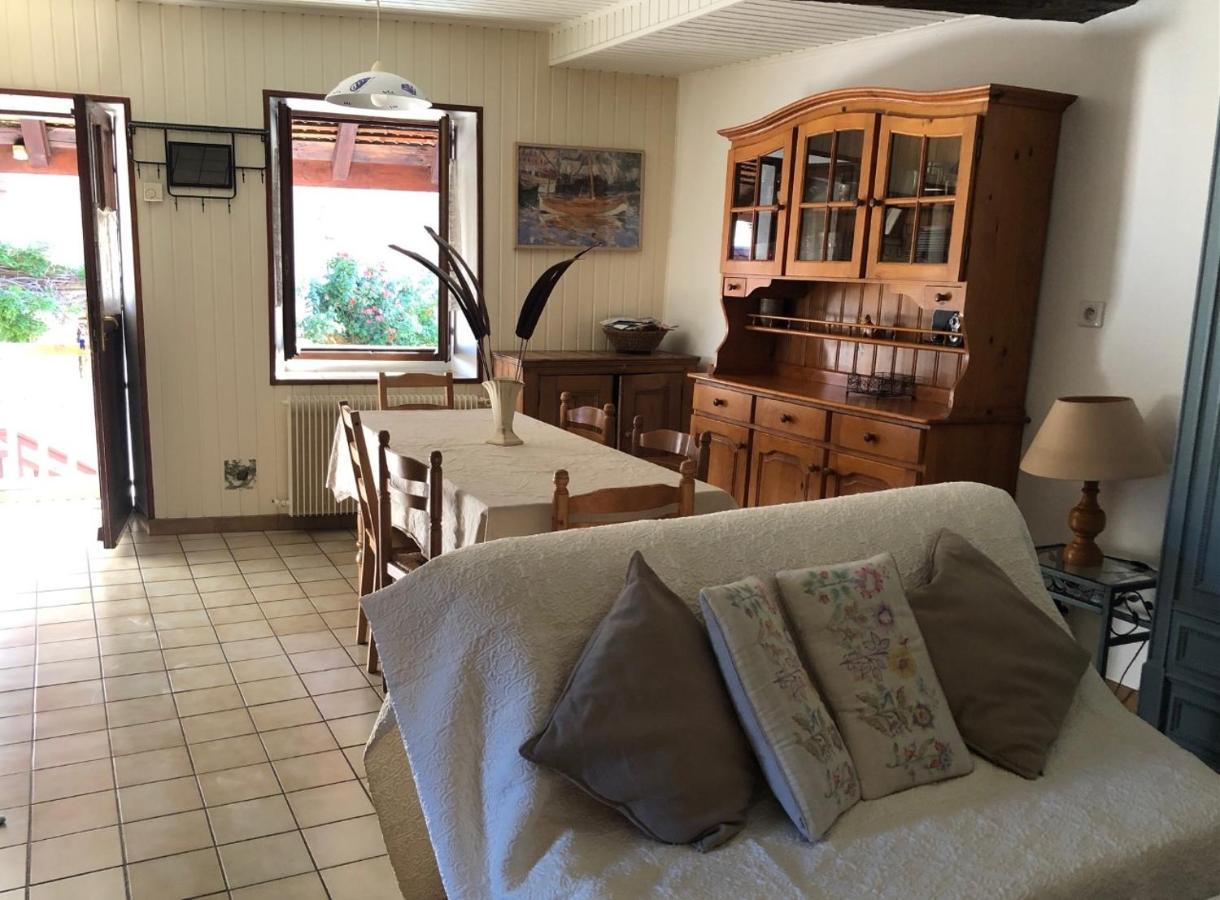 Appartement dans la vieille ville, en face du château Annecy Extérieur photo