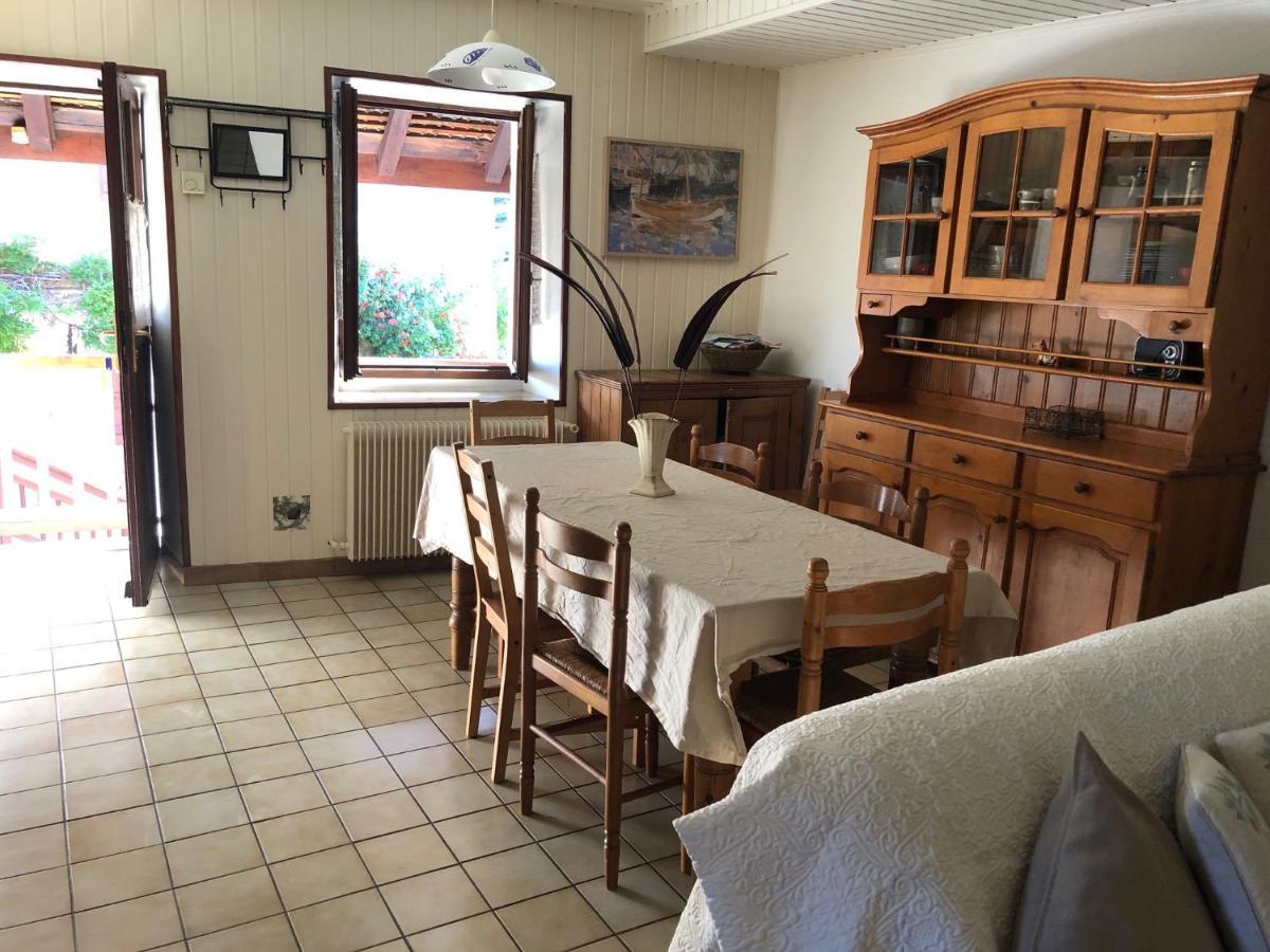 Appartement dans la vieille ville, en face du château Annecy Extérieur photo